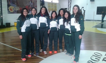 María José, Luz Makarena, Francisca, Fernanda, Fresia, Angela y Ambar en el gimnasio del Ceppi LIBCENTRO 2015