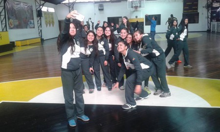 Makarena, Valezca, Constanza Bravo, Marcela, Agustina, Sofía, Martina, Javiera Carrasco en el gimnasio del Ceppi LIBCENTRO 2015 